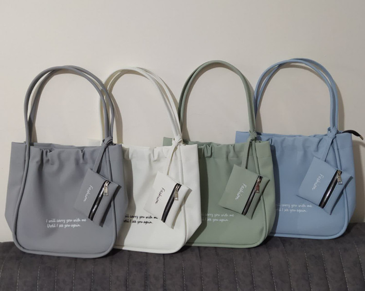 کیف دوشی بزرگ زنانه