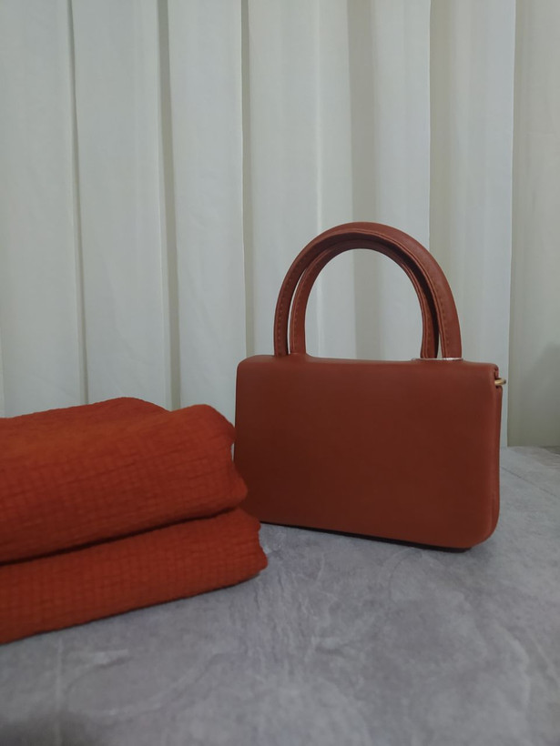 ست کیف و شال زنانه و دخترانه رنگ عسلی یا قهوه ای