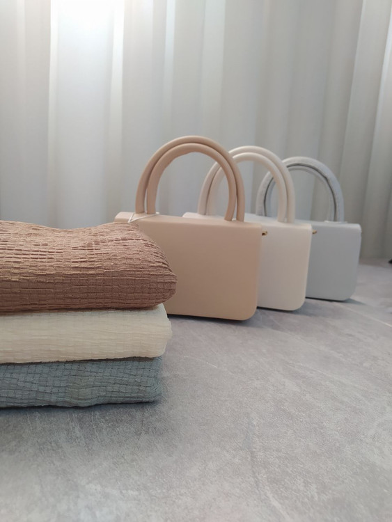 ست کیف و شال زنانه و دخترانه رنگ های کرم، سفید، طوسی روشن